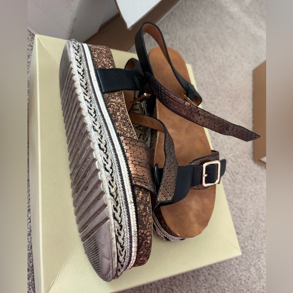 italian platform sandals - Picture 3 of 3